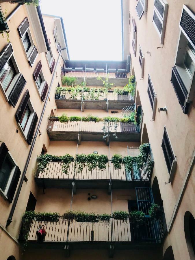 Comecasa Duomo - San Babila Lovely Apartment ミラノ エクステリア 写真